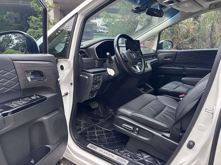 Фото 4 - Honda Elysion
