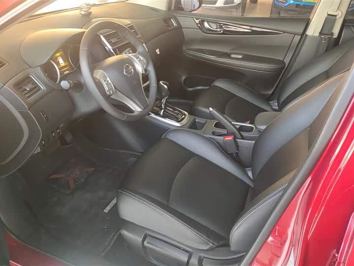 Photo 9 - Nissan Tiida