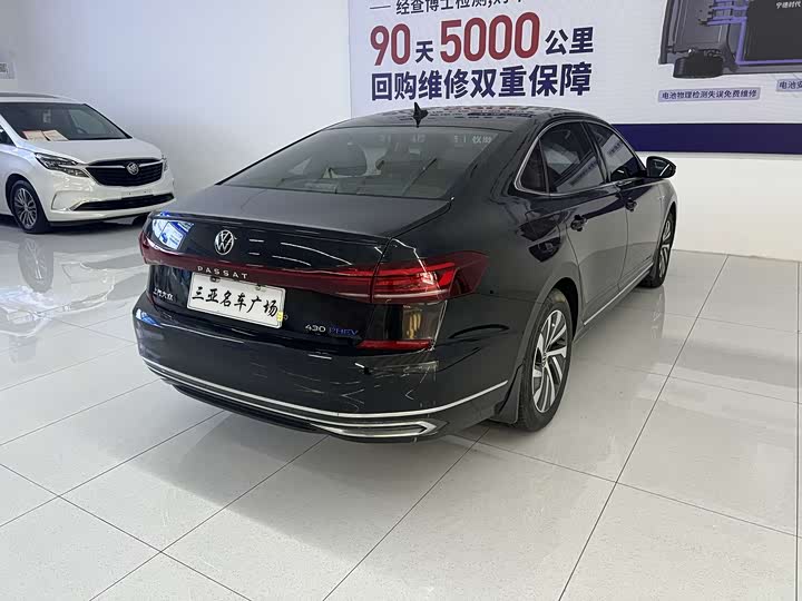 Фото 6 - Volkswagen Passat Hybrid