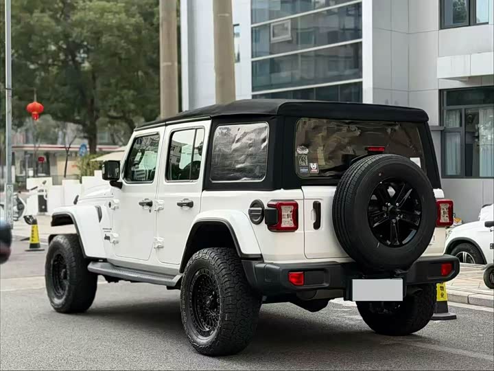 Фото 5 - Jeep Wrangler