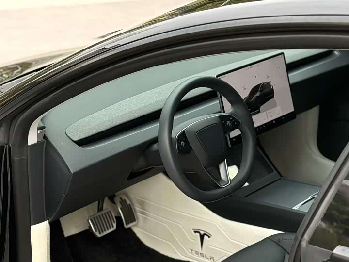 Фото 5 - Tesla Model 3