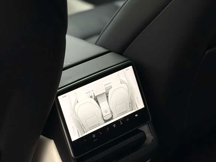 Фото 7 - Tesla Model 3