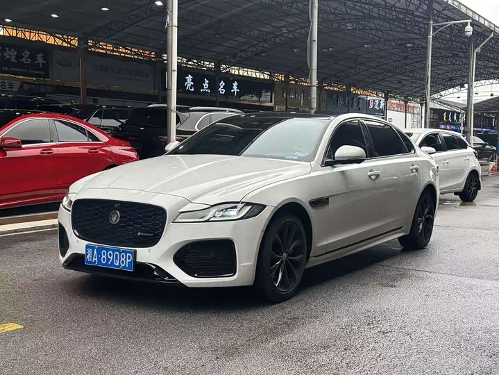 Photo 1 - Jaguar XF L