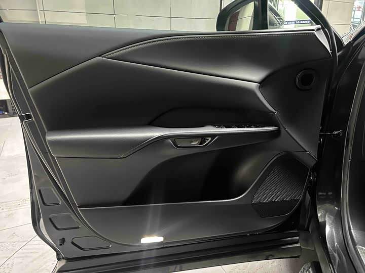 Фото 2 - Lexus RX