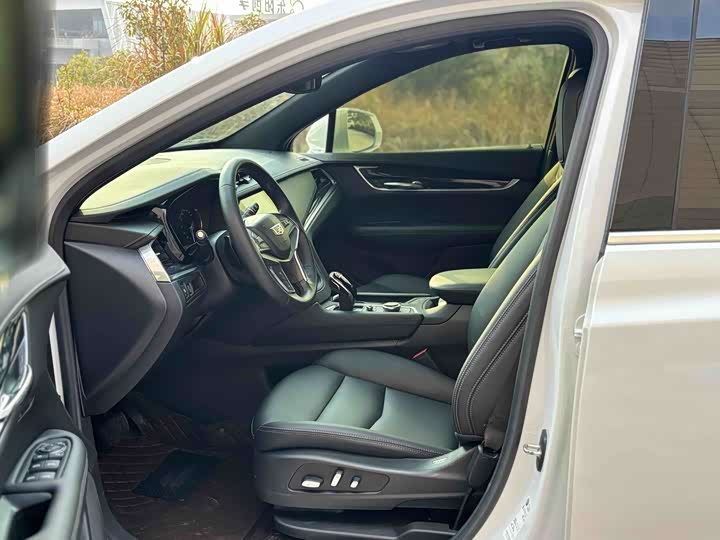 Фото 4 - Cadillac XT5