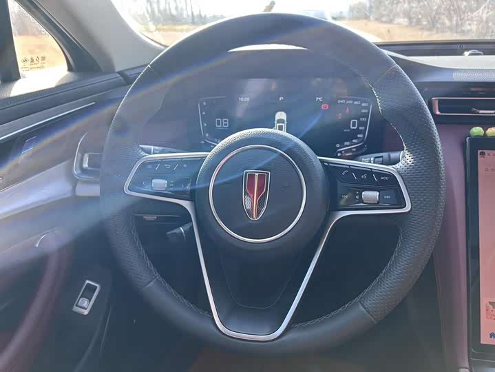 Фото 6 - Hongqi H5