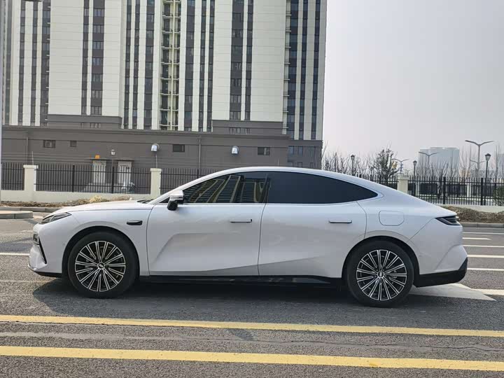 Фото 6 - Geely Galaxy Starshine 8 EM-i