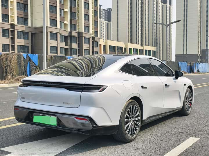 Фото 7 - Geely Galaxy Starshine 8 EM-i