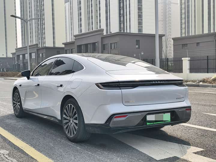 Фото 9 - Geely Galaxy Starshine 8 EM-i