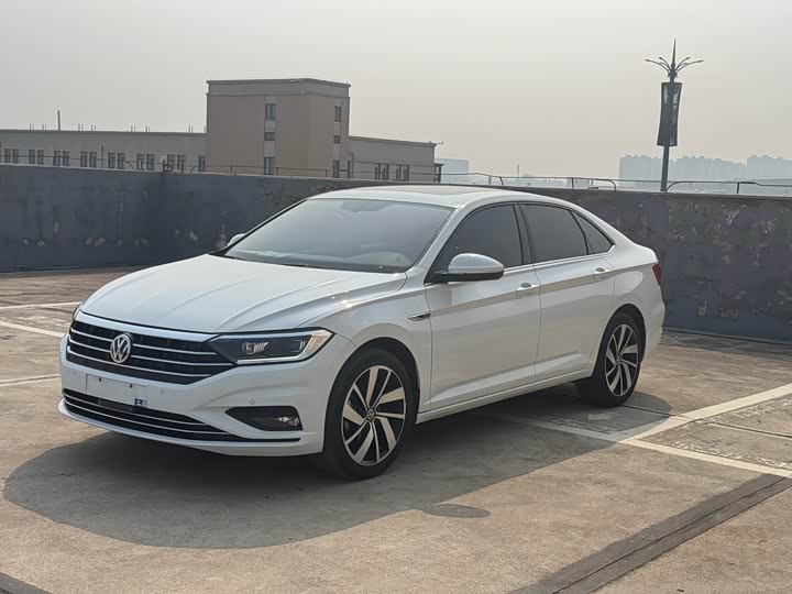 Фото 1 - Volkswagen Sagitar L