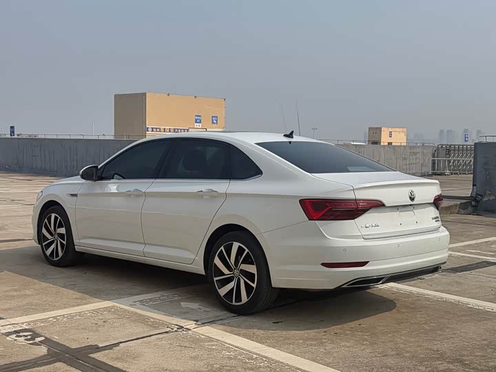 Фото 4 - Volkswagen Sagitar L