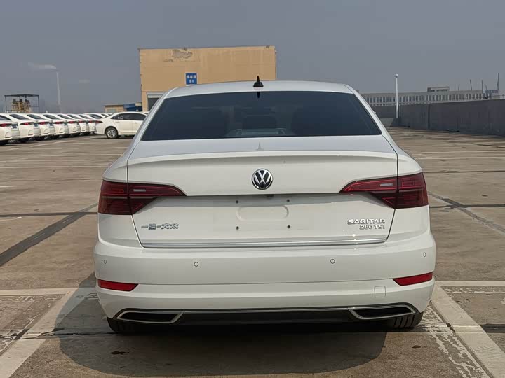 Фото 5 - Volkswagen Sagitar L