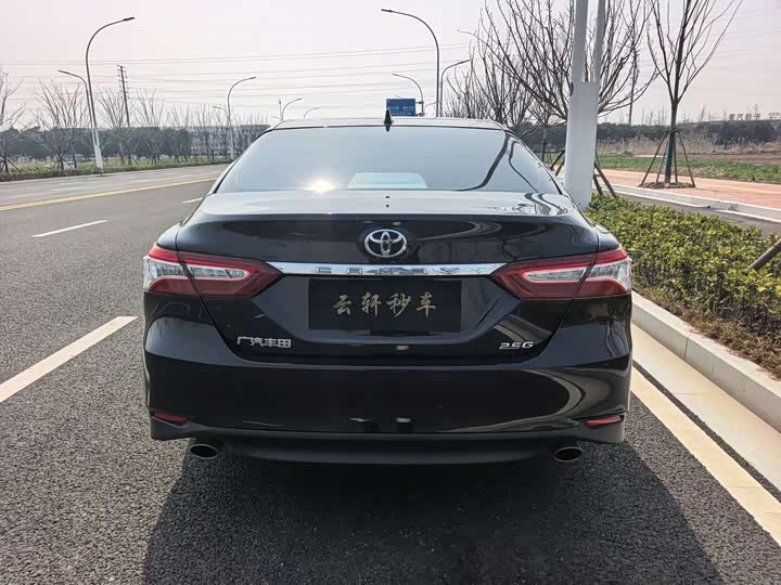 Фото 9 - Toyota Camry