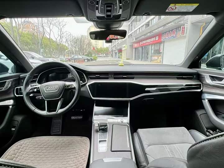 Фото 5 - Audi A6L