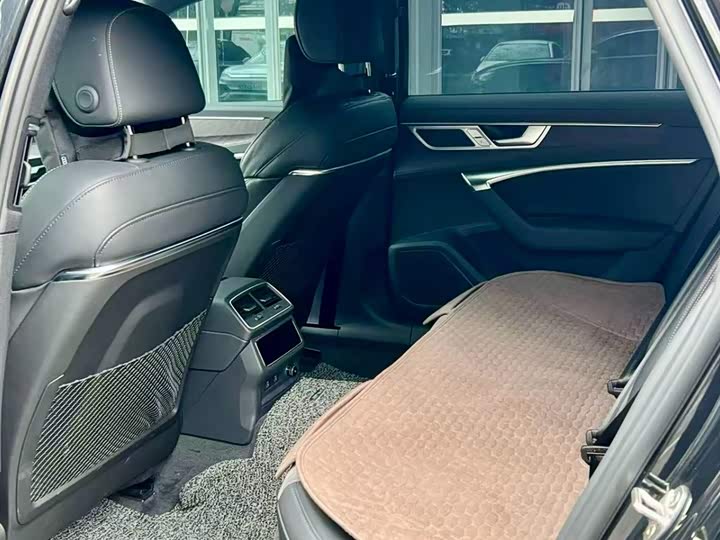 Фото 6 - Audi A6L