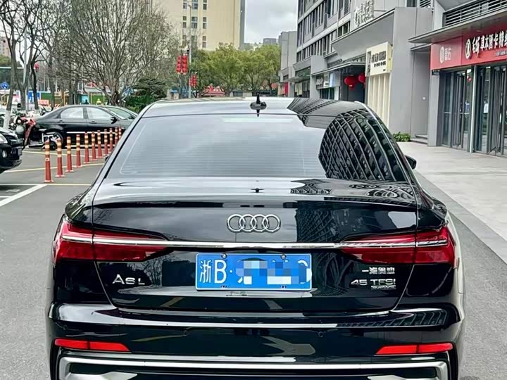 Фото 8 - Audi A6L