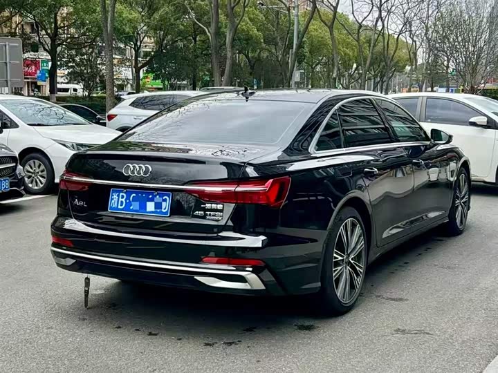 Фото 9 - Audi A6L