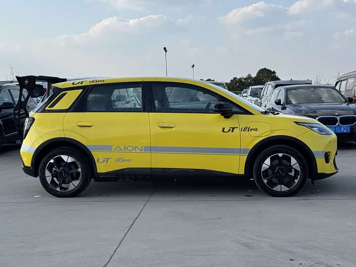 Фото 2 - GAC Aion UT