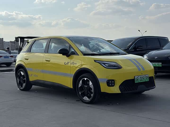 Фото 4 - GAC Aion UT