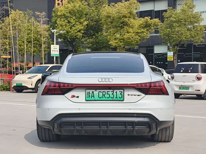 Фото 7 - Audi e-tron GT