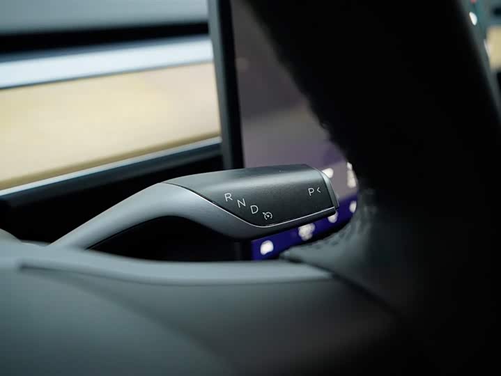 Photo 9 - Tesla Model Y