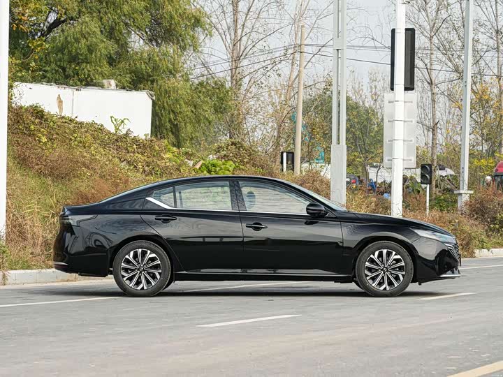 Фото 4 - Nissan Teana