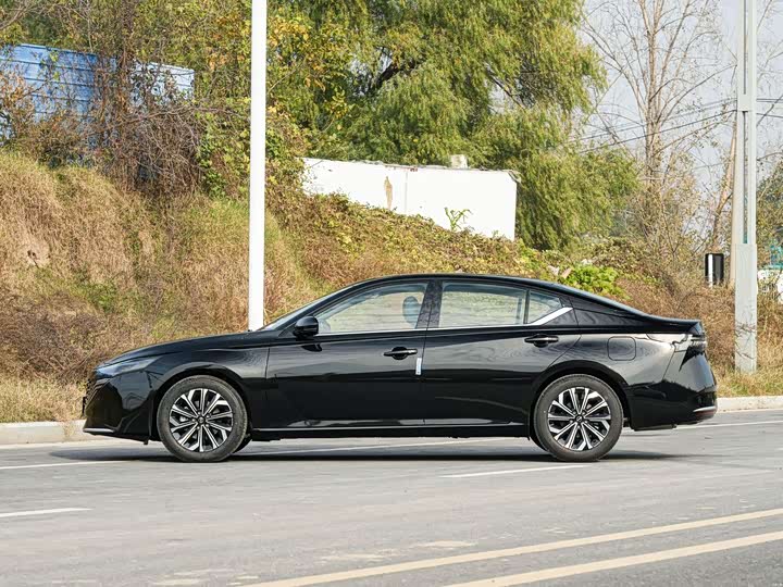 Фото 5 - Nissan Teana