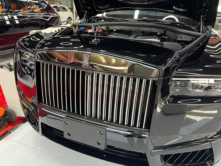Фото 7 - Rolls-Royce Cullinan
