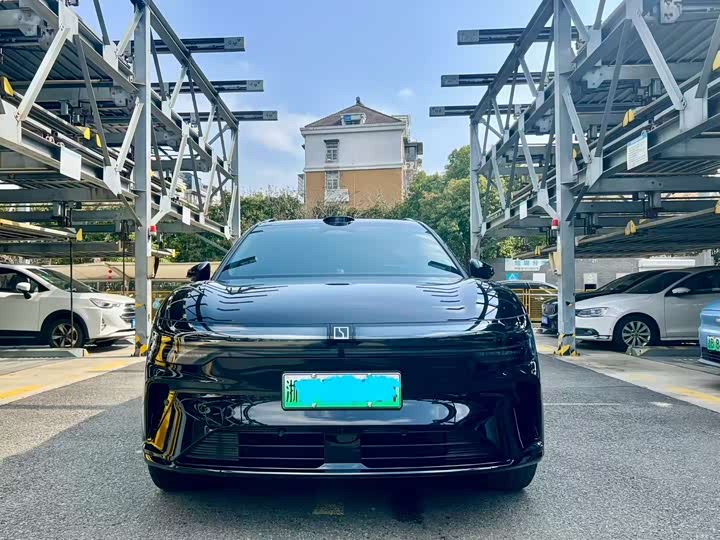 Фото 2 - Zeekr 7X