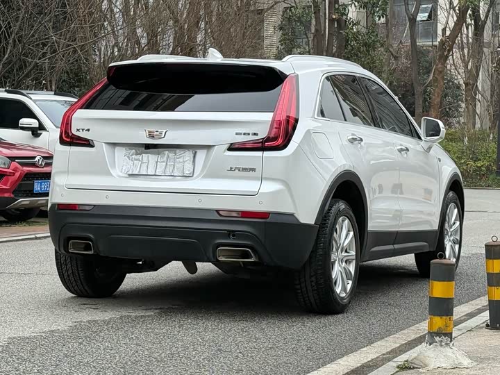 Фото 4 - Cadillac XT4