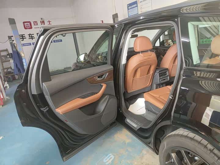 Фото 5 - Audi Q7