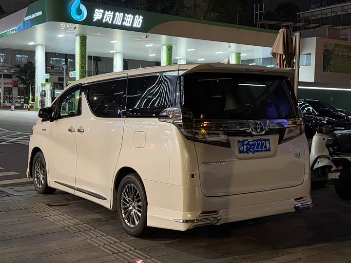 Фото 3 - Toyota Vellfire