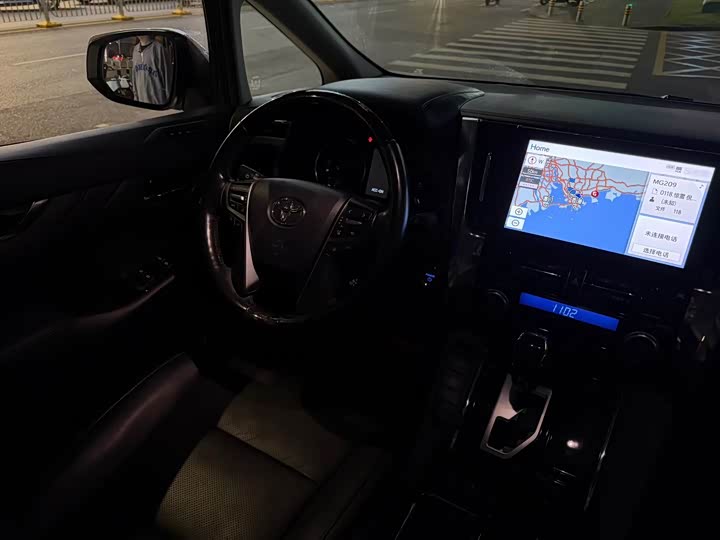 Фото 5 - Toyota Vellfire