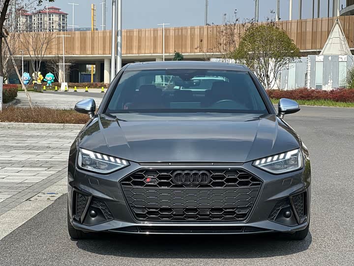 Фото 2 - Audi S4