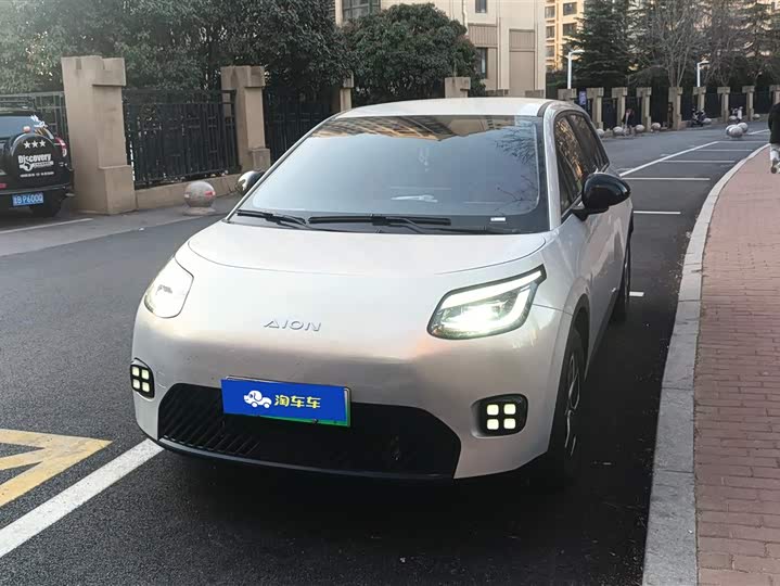 Фото 2 - GAC Aion UT