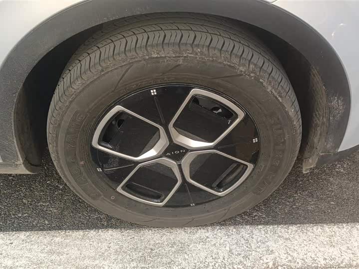 Фото 6 - GAC Aion UT