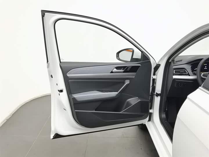 Фото 8 - Volkswagen Lavida