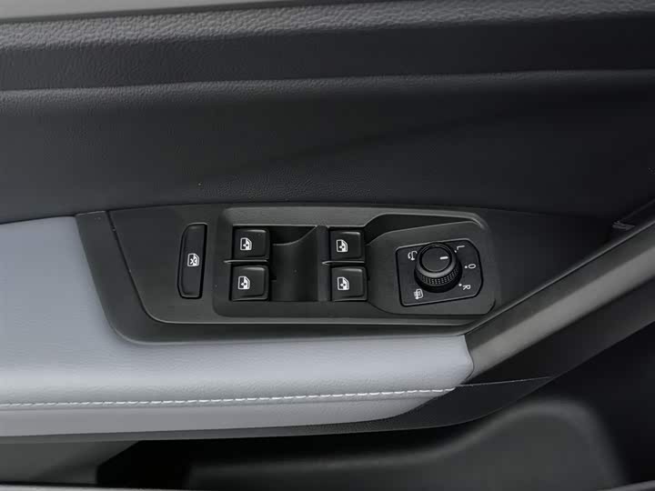 Фото 9 - Volkswagen Lavida