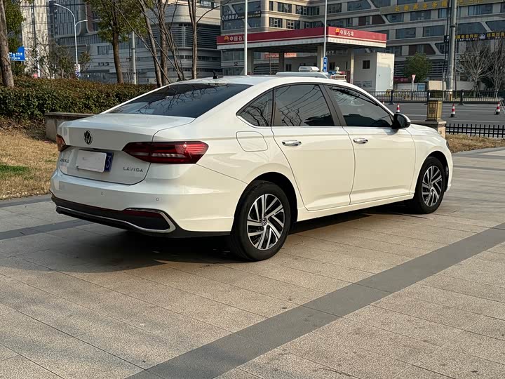 Фото 4 - Volkswagen Lavida