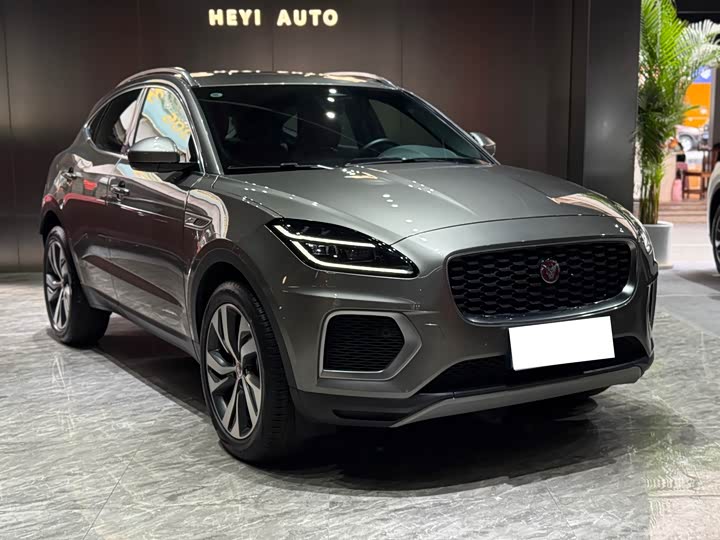 Фото 3 - Jaguar E-Pace