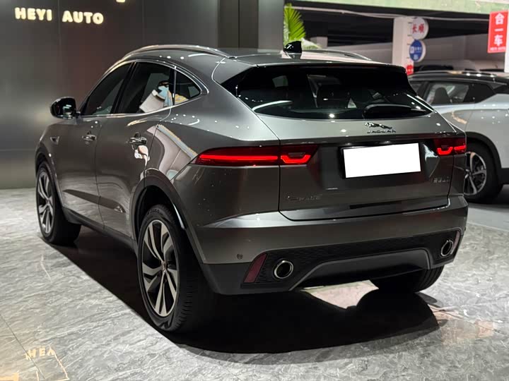 Фото 5 - Jaguar E-Pace
