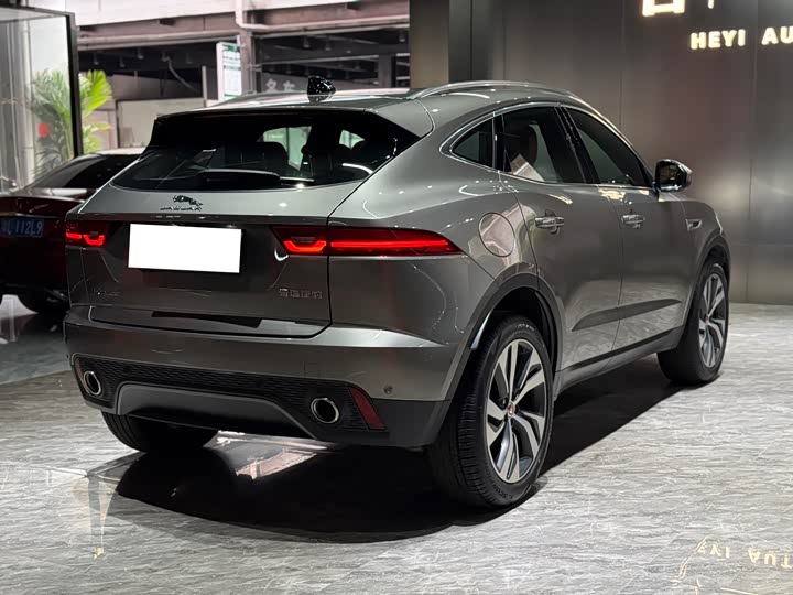 Фото 7 - Jaguar E-Pace