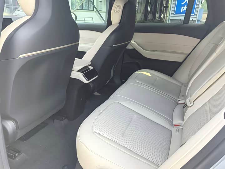 Фото 8 - Nio ES6