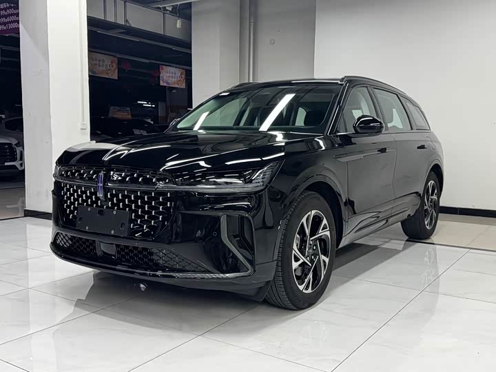 Фото 1 - Lincoln Nautilus