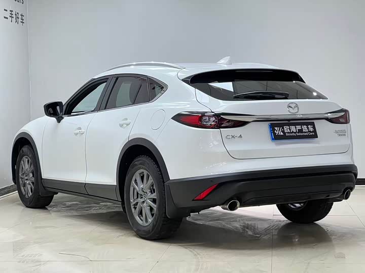 Photo 4 - Mazda CX-4