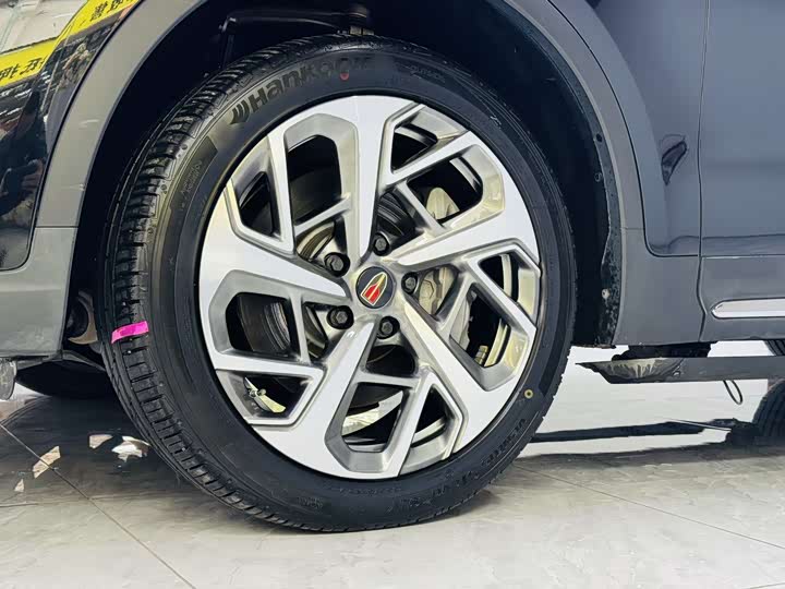 Фото 7 - Hongqi HS7