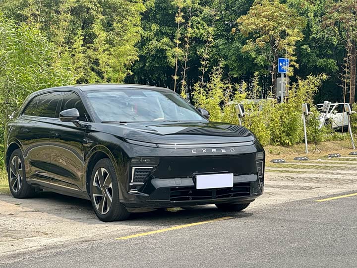 Photo 3 - Exeed Sterra ET