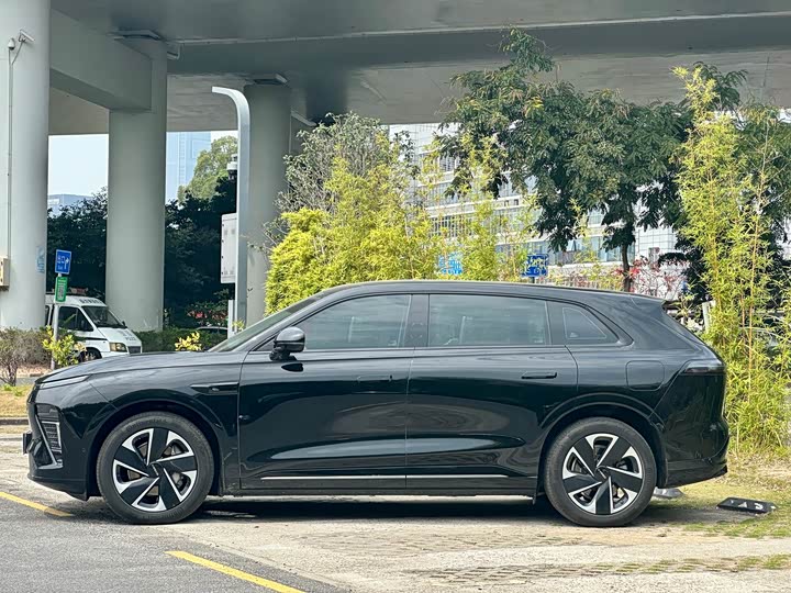 Photo 4 - Exeed Sterra ET