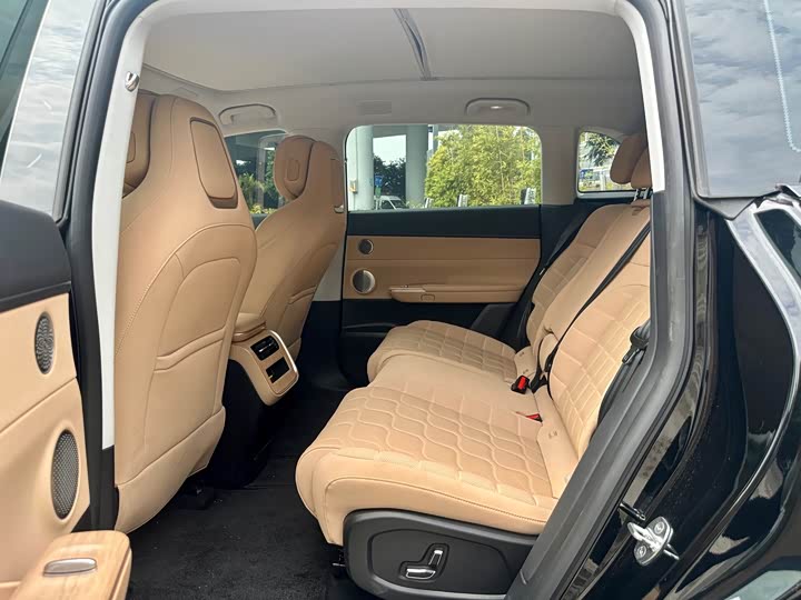 Photo 8 - Exeed Sterra ET