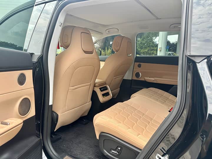 Photo 9 - Exeed Sterra ET